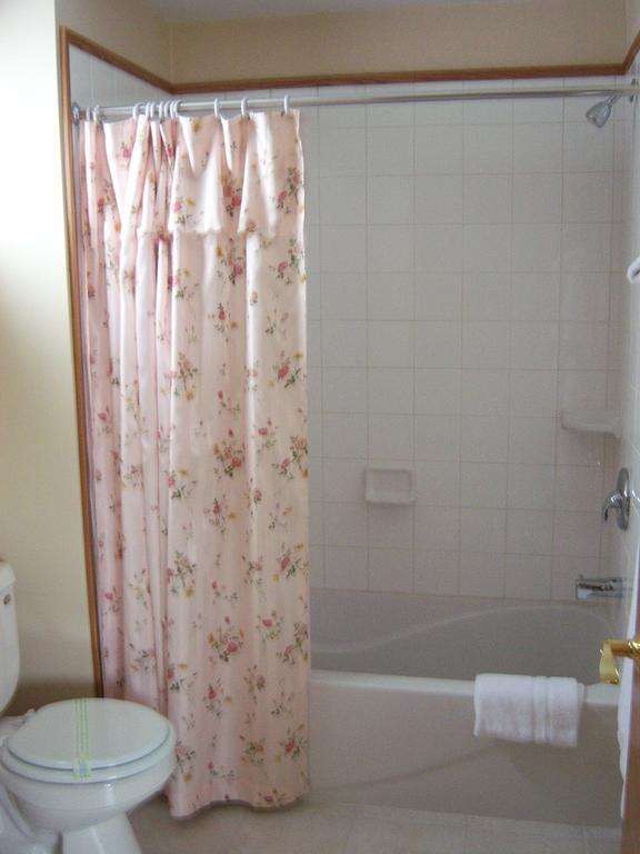 Travelers Inn Motel Eagle River Phòng bức ảnh
