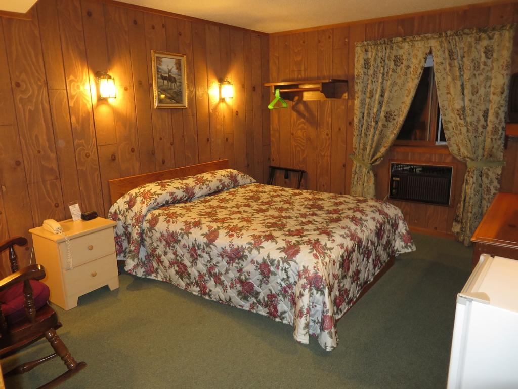 Travelers Inn Motel Eagle River Phòng bức ảnh